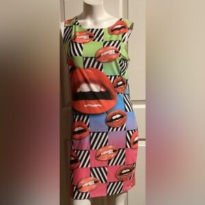 FUN DRESS WITH RED LIPS